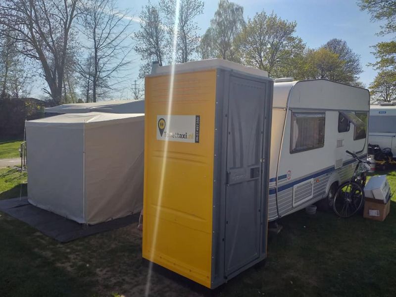 toilet-bij-tent