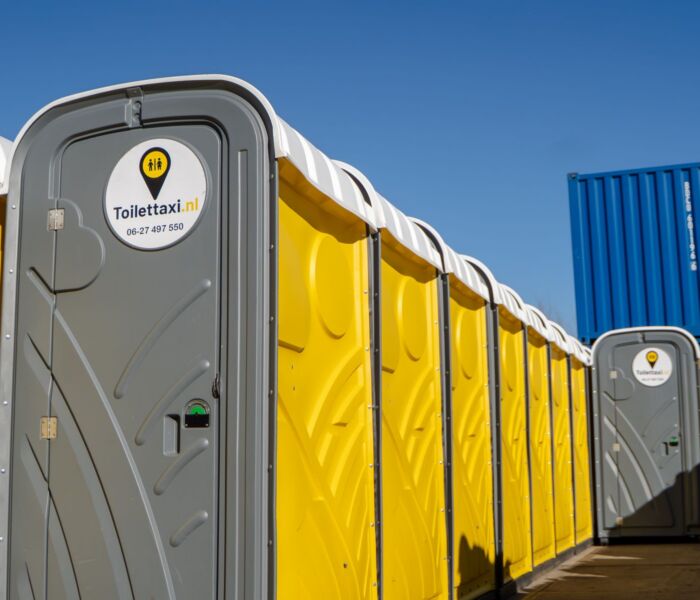 ToiletTaxi (64) ToiletTaxi (64)