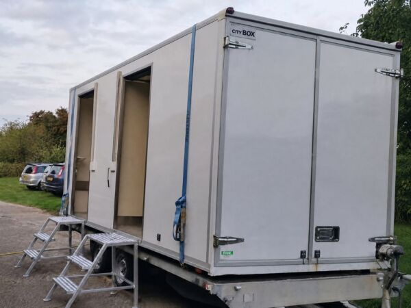 Toiletwagen 3-1-3 Toilettaxi.nl
