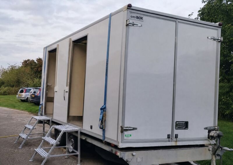 Toiletwagen 3-1-3 Toilettaxi.nl