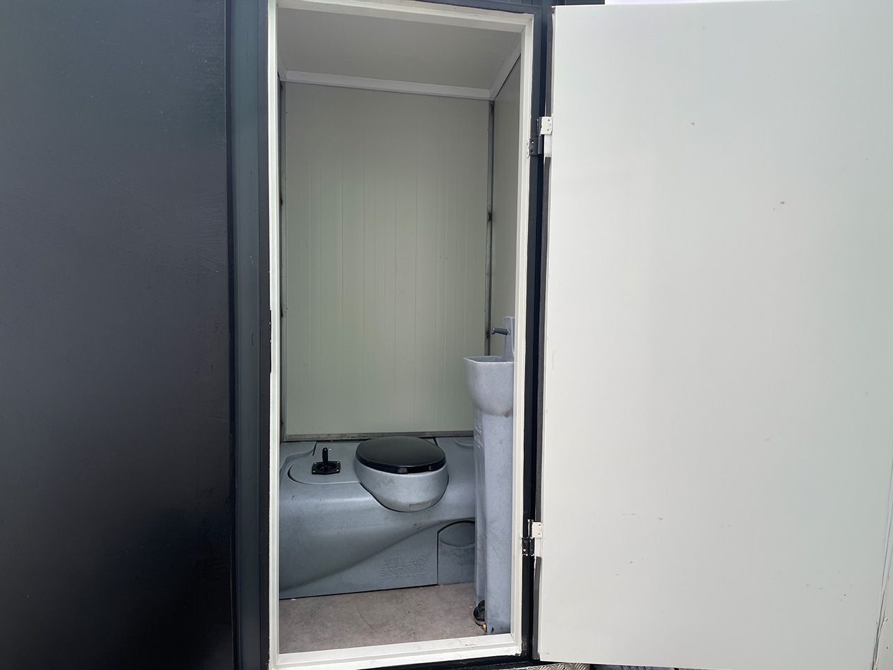 Toiletwagen dubbel luxe zelfvoorzienend - Afbeelding 3